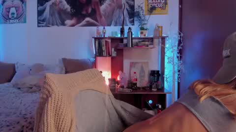 Snapshot of cuteweed420 chatting on September 25, 8:02 am cuteweed420 online show from September 25, 8:02 am