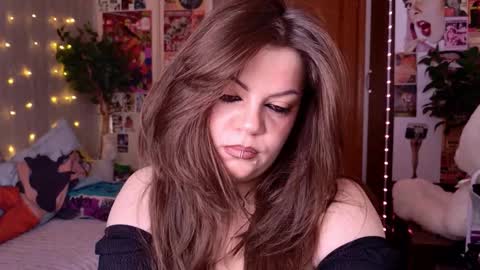 cutewhip online show from February 8, 3:27 pm