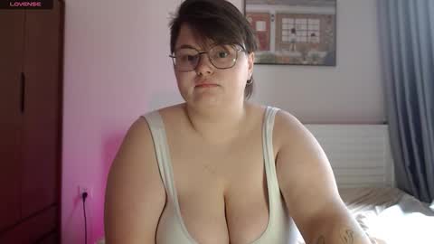 Snapshot of cutie_florence chatting on October 4, 7:14 am Sophie Lilith online show from October 4, 7:14 am