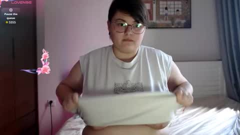 Snapshot of cutie_florence chatting on September 24, 8:02 am Sophie Lilith online show from September 24, 8:02 am