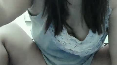 Snapshot of cutie_jane22 chatting on December 4, 10:41 pm cutie_jane22 online show from December 4, 10:41 pm