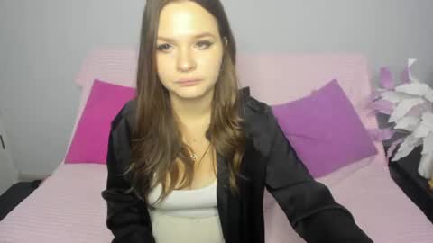 cutiechl0e online show from July 14, 2:01 am