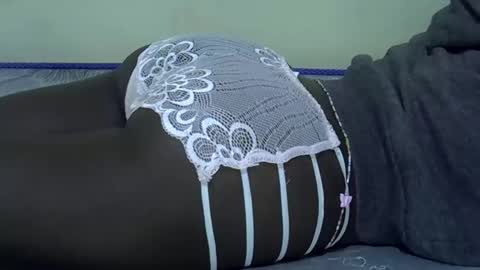 cutiehanish4 online show from May 27, 1:27 am