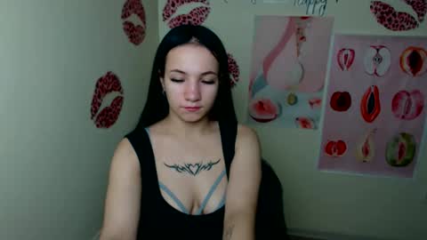 Snapshot of cutielady_ chatting on October 11, 6:43 pm Emma online show from October 11, 6:43 pm