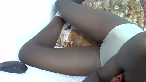 Snapshot of cuttey_slim chatting on September 11, 5:02 pm cuttey_slim online show from September 11, 5:02 pm