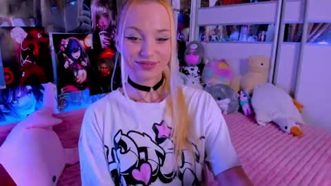 Nora online show from July 6, 8:33 pm