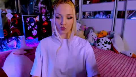 Nora online show from December 2, 9:26 pm