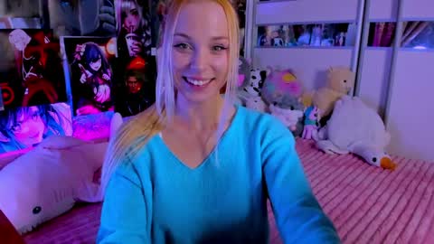 Nora online show from April 16, 8:30 pm