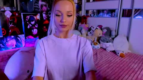 Nora online show from February 19, 9:25 pm