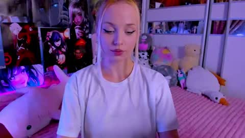 Nora online show from June 25, 8:21 pm