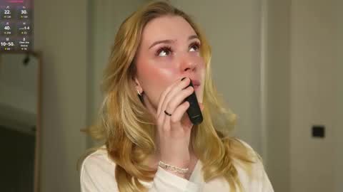 EMILY online show from November 28, 4:54 pm