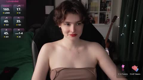 Snapshot of cybersamuraii chatting on October 15, 10:01 pm Helen Blossom online show from October 15, 10:01 pm