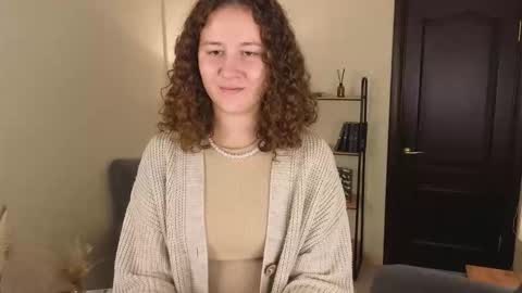 Lola online show from October 17, 1:36 pm