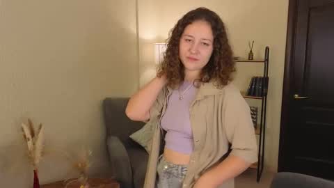Lola online show from October 18, 1:47 pm