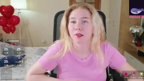 Snapshot of d0nna_ chatting on February 13, 10:22 pm Donna online show from February 13, 10:22 pm