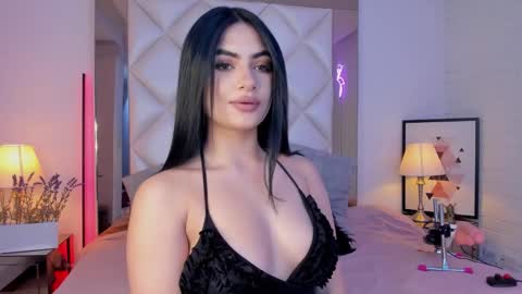 Snapshot of d_kimrouse_h chatting on January 7, 3:35 am Kim online show from January 7, 3:35 am
