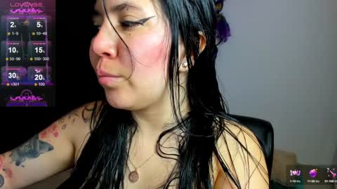 Snapshot of daahanna_ chatting on January 1, 6:59 pm Ailyn online show from January 1, 6:59 pm