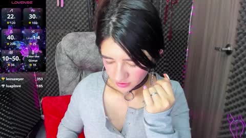 Snapshot of daddyspetite_ chatting on October 3, 6:24 pm Lili online show from October 3, 6:24 pm