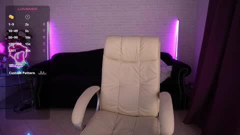 Snapshot of daenerys_daen chatting on February 10, 8:09 am daenerys_daen online show from February 10, 8:09 am