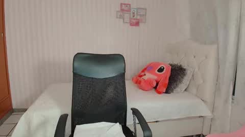 daeneryslove_doll online show from October 2, 5:01 am