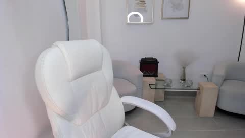 Snapshot of dafne_hills chatting on October 9, 8:13 pm Dafne online show from October 9, 8:13 pm
