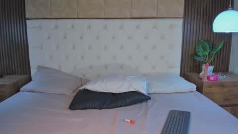 Snapshot of dafne_hillss chatting on September 16, 3:53 pm dafne_hillss online show from September 16, 3:53 pm