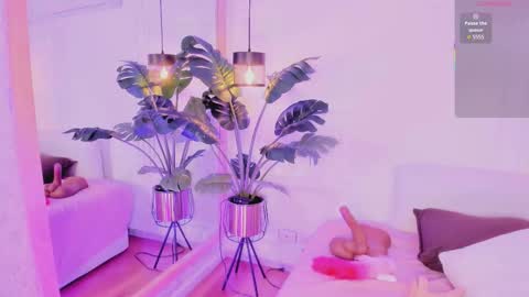 dafne_hillss online show from March 8, 11:14 am