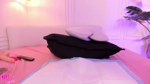 dafne_hillss online show from March 5, 1:29 pm