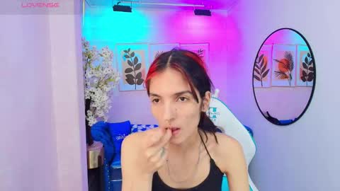 dafne huges online show from November 10, 7:20 pm