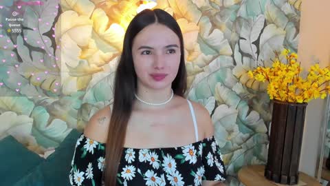 Snapshot of dafnevega chatting on February 4, 8:38 pm Dafne  online show from February 4, 8:38 pm