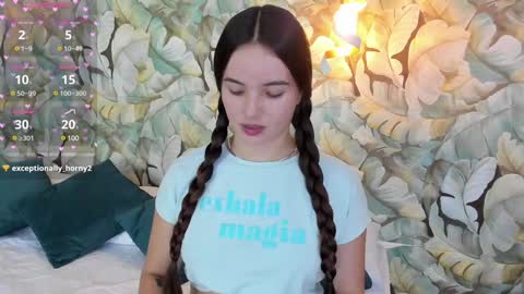 Snapshot of dafnevega chatting on February 6, 7:51 pm Dafne  online show from February 6, 7:51 pm