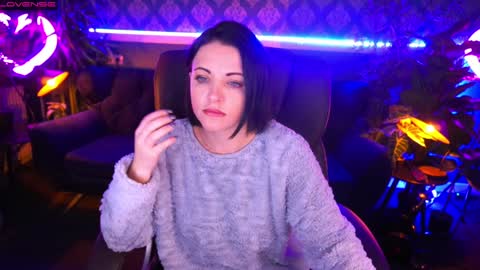 Snapshot of dafni_mon chatting on December 3, 6:46 am Dafni Mon online show from December 3, 6:46 am