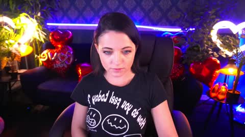 Snapshot of dafni_mon chatting on February 6, 1:43 pm Dafni Mon online show from February 6, 1:43 pm