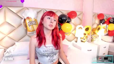 Snapshot of dafnne_hall chatting on October 3, 6:51 am Dafnne online show from October 3, 6:51 am