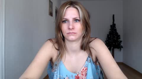 Snapshot of dagmariepiquant chatting on December 19, 8:34 am Dagmarie online show from December 19, 8:34 am