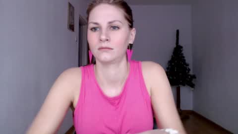 Snapshot of dagmariepiquant chatting on December 12, 7:19 am Dagmarie online show from December 12, 7:19 am
