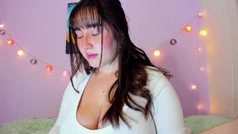 Snapshot of dahi_anne chatting on December 19, 2:23 am Call me D online show from December 19, 2:23 am