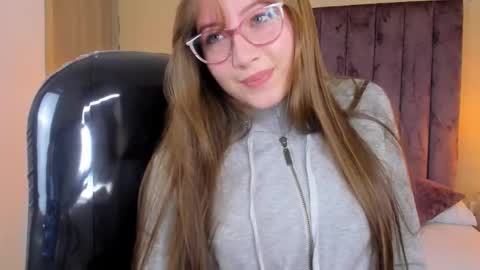 Dahlia online show from October 27, 9:31 pm