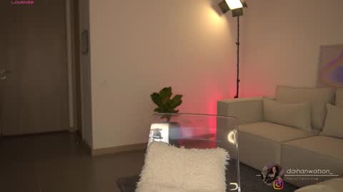 Snapshot of daihanwatson_ chatting on March 5, 1:10 am Dai independent online show from March 5, 1:10 am