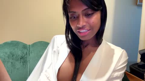Snapshot of daily_dosessshhhh chatting on October 25, 10:34 am AnnaCeleste online show from October 25, 10:34 am