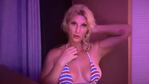 Daisy137 online show from June 3, 2:23 am