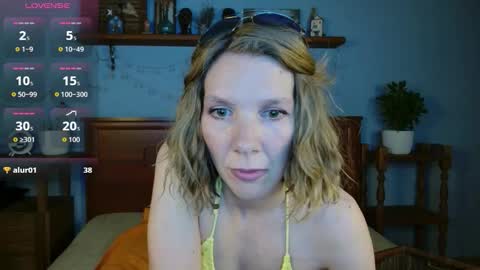 Snapshot of daisy_lovely chatting on October 2, 5:23 am daisy_lovely online show from October 2, 5:23 am