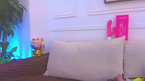 Daisy Price online show from July 16, 10:53 am