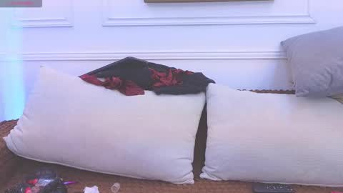 Daisy Price online show from March 19, 11:25 am