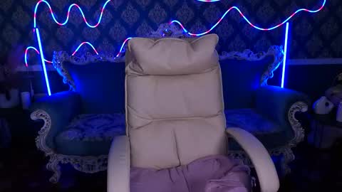 daisydelight_ online show from September 24, 11:37 pm