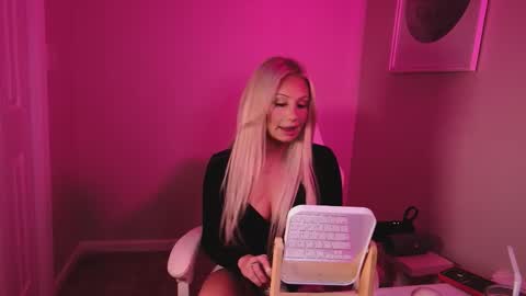 daisy online show from December 17, 2:49 am