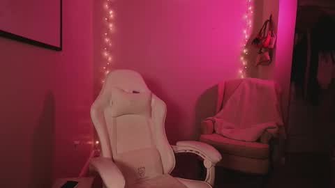 daisy online show from February 4, 12:13 am