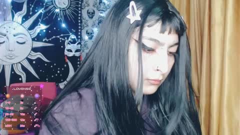 Snapshot of dak_7 chatting on January 18, 1:41 am -- -- help me reach 100 hands up online show from January 18, 1:41 am