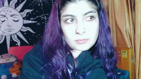 Snapshot of dak_7 chatting on December 21, 9:23 am -- -- help me reach 100 hands up online show from December 21, 9:23 am