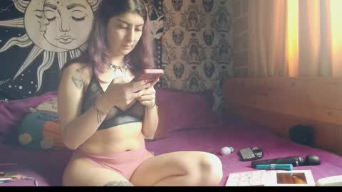Snapshot of dak_7 chatting on March 5, 8:44 pm -- -- help me reach 100 hands up online show from March 5, 8:44 pm